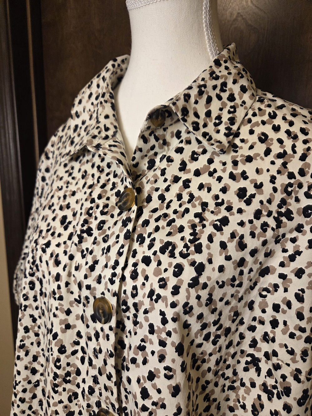 Button-Front Leopard Print Shirt Dress — Beige Black Spotted NWT - Picture 6 of 15